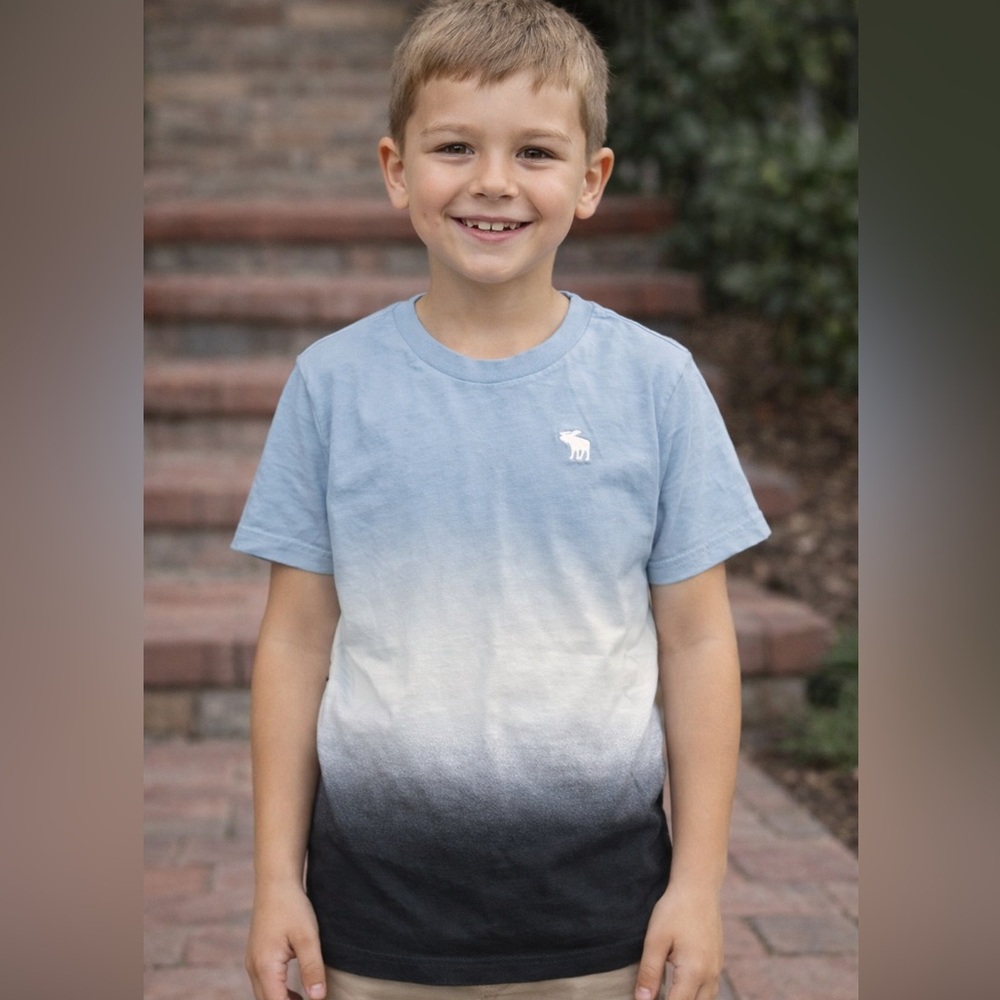 Abercrombie & Fitch Kids Blue and Black Ombre T-Shirt 7/8